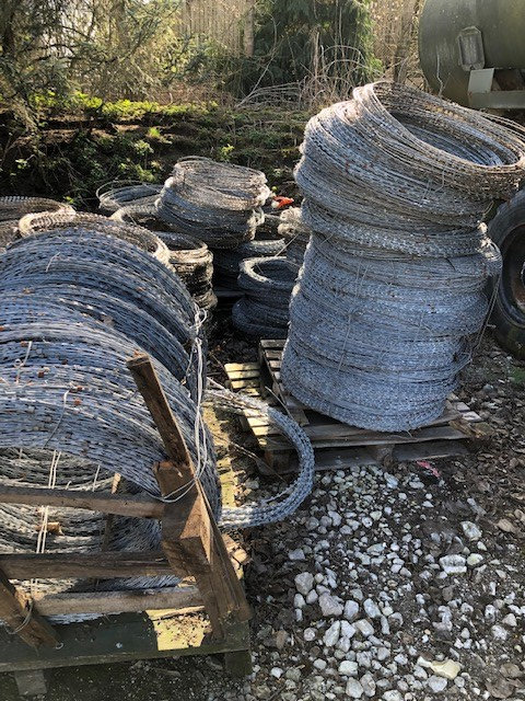 Galvanized razor wire - 1047 - Govsales of mod surplus ex army trucks, ex army land rovers and other military vehicles for sale