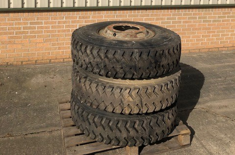Michelin 12.00R20 XZB (Unused Spare Wheels on Rims) - 1052 - Govsales of mod surplus ex army trucks, ex army land rovers and other military vehicles for sale