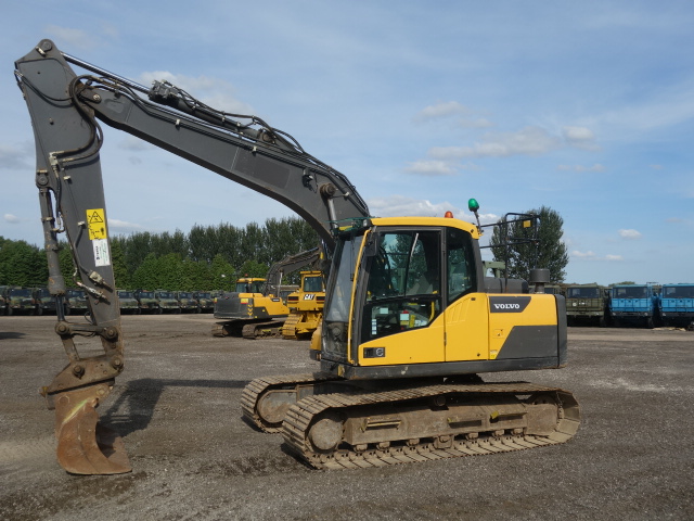 Volvo EC140 DL Excavator  - Govsales of mod surplus ex army trucks, ex army land rovers and other military vehicles for sale