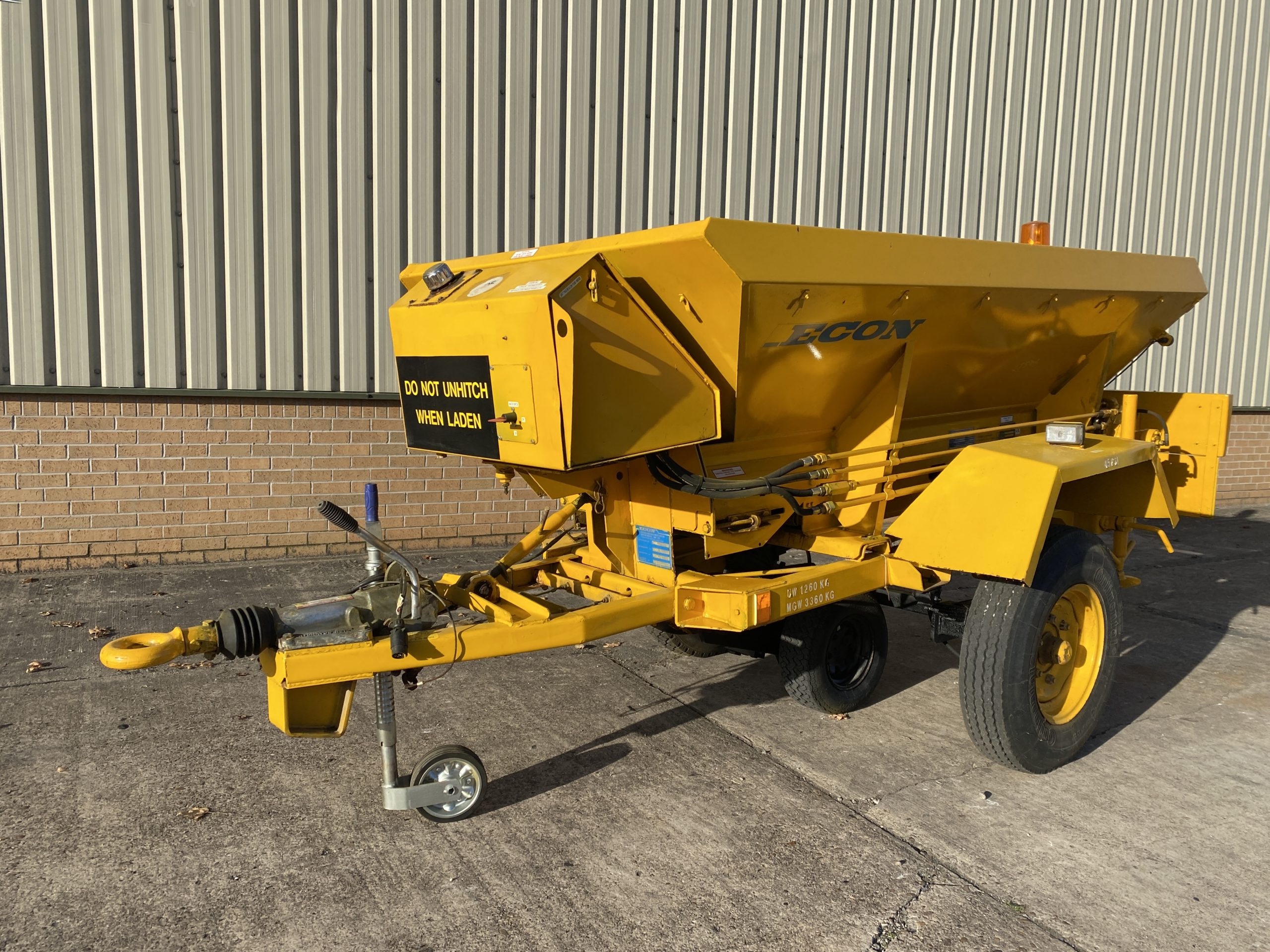 Econ towed gritter trailer - 50404 - Govsales of mod surplus ex army trucks, ex army land rovers and other military vehicles for sale