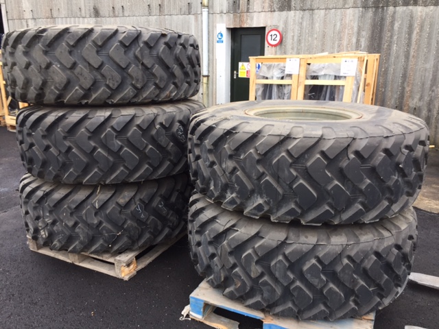 Michelin 20.5R25 XTL unused on rims  - 1031 - Govsales of mod surplus ex army trucks, ex army land rovers and other military vehicles for sale