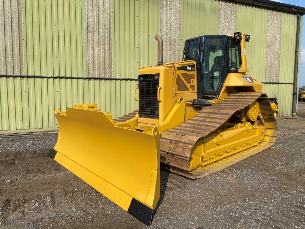 Caterpillar Bulldozer D6N LGP - 50433 - Govsales of mod surplus ex army trucks, ex army land rovers and other military vehicles for sale