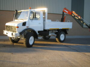 Mercedes Unimog U1300L crane truck – 11809