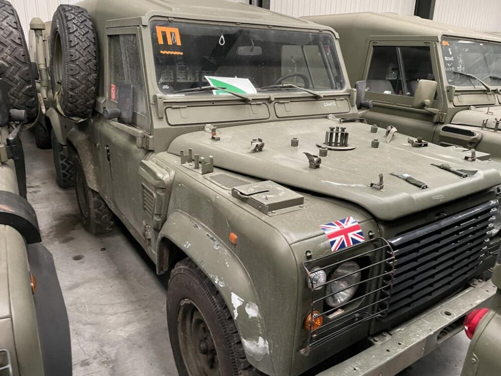 Land Rover Defender 90 Wolf LHD Hard Top (Remus)