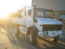Mercedes Unimog U1300L crane truck