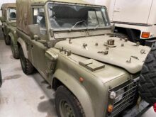 Land Rover Defender 90 Wolf RHD Soft Top (Remus)