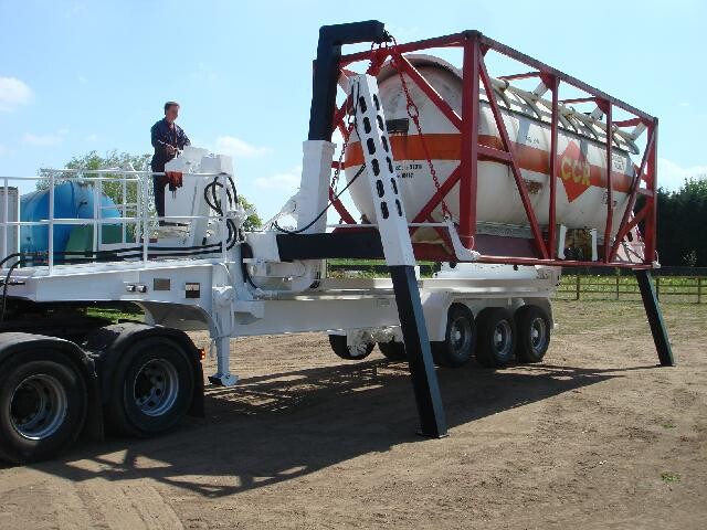 Ekalift container handling trailer