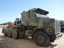 Oshkosh M1070 Tractor Units