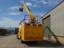 SDI Aviation Aircraft De-Icing Truck