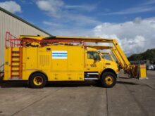SDI Aviation Aircraft De-Icing Truck