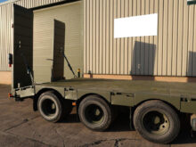 Broshuis E2130 Tri Axle Step Frame Low Loader Trailer