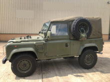 Land Rover Defender 90 Wolf RHD Soft Top (Remus)