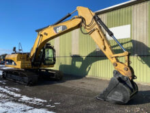 Caterpillar Tracked Excavator 320 DL