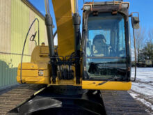 Caterpillar Tracked Excavator 320 DL