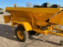 Econ towed gritter trailer