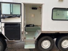 Pinzgauer 718 6x6 Box Vehicle