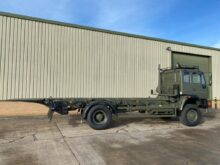 MAN 18.220 4x4 cargo truck with twist locks and tail lift