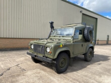 Land Rover Defender 90 RHD Wolf Winterized Hard Top (Remus)