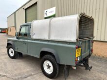 Land Rover Defender 110 pick up RHD puma