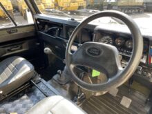 Land Rover Defender 90 Wolf RHD Soft Top (Remus)