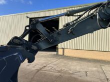 Caterpillar 318M Wheeled Excavator