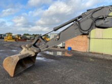 Volvo EC220 EL excavator