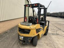 Caterpillar DP30N Forklift