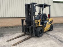 Caterpillar DP30N Forklift
