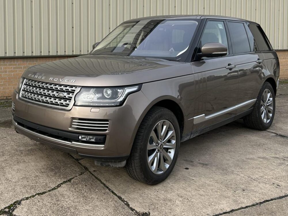 Range Rover Vogue SE L405 RHD Unused