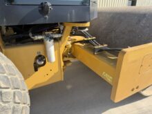 Caterpillar CS66B Compactor Roller