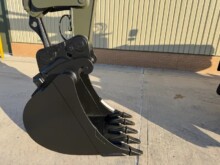 Caterpillar Wheeled Excavator 318M